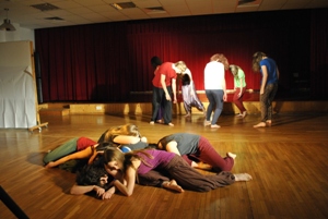 Występ jednej z grup teatralnych.