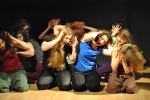 Jedna z zaprezentowanych etiud teatralnych.