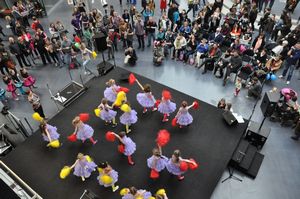Występ Sobótek na scenie XIX Poznańskich Targów Edukacyjnych.