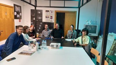 Poławiacze słów na zajęciach na Uniwersytecie Artystycznym w Poznaniu - zdjęcie